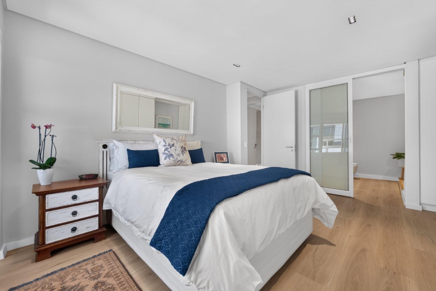 2 Bedroom Property for Sale in Sea Point Western Cape